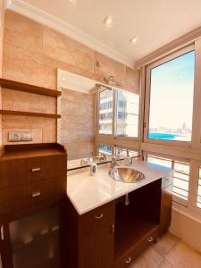 Photo #4 of BE LUXURY APARTMENT 20 MTS FROM THE BEACH in Benidorm, Spain