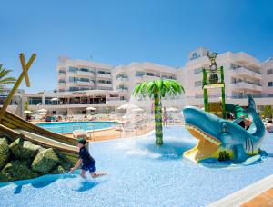 Photo #4 of Playa Bella Apartments in Sant Josep de sa Talaia, Spain