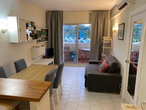 Photo #5 of Benal Beach apartamento mountain view in Benalmádena, Spain