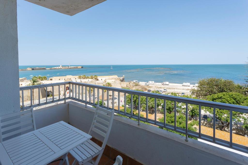 Photo #1 of OCEANO Family Home free parking by Cadiz4Rentals in Cádiz, Spain
