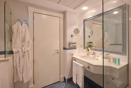 Photo #3 of Hipotels Eurotel Punta Rotja Spa-Golf in Costa dels Pins, Spain