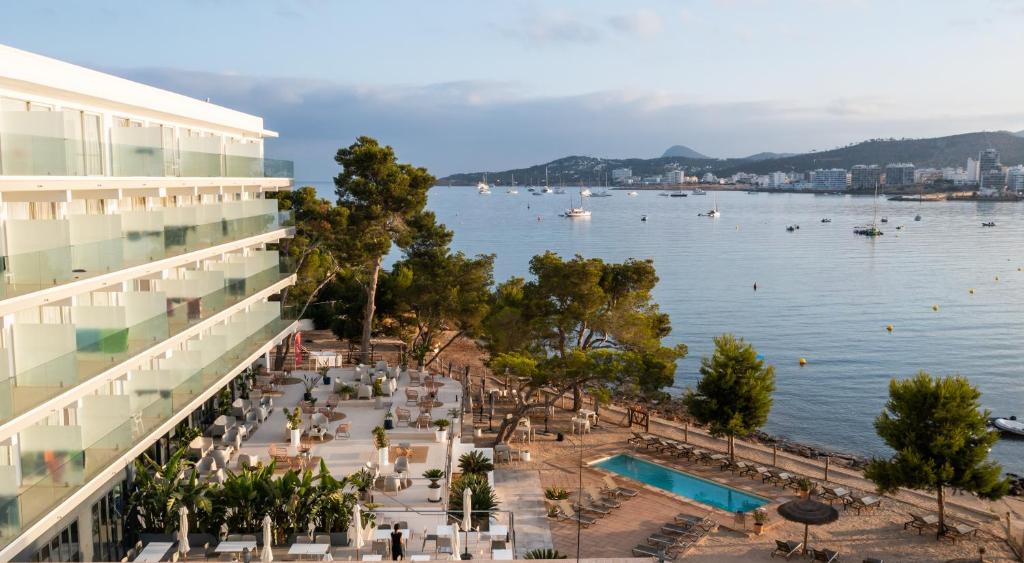 Photo #1 of Els Pins Resort & Spa - Emar Hotels in Sant Antoni de Portmany, Spain
