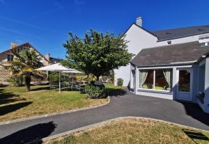Photo #6 of Hotel Logis Au Moyne de Saire in Réville, France