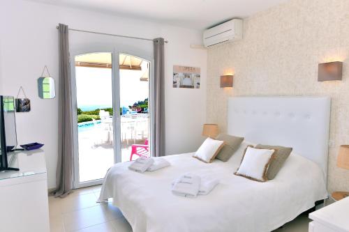 Photo #2 of VILLA JUCANOS - Vue mer panoramique Golfe de St-Tropez in Cavalaire sur Mer, France