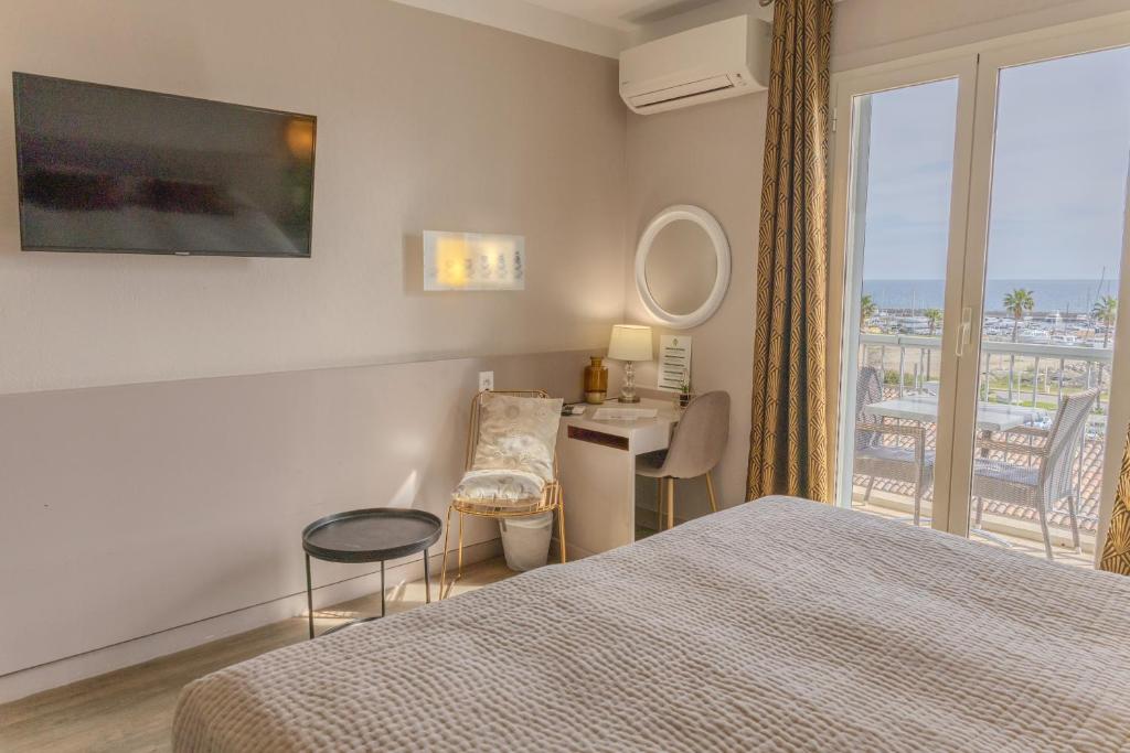 Photo of Hotel Maquis et Mer in Sari Solenzara, France