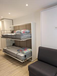 Photo #4 of Studio climatisé, parking, 5mn de la plage in Saint Cyr sur Mer, France