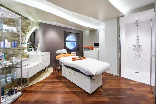 Photo #3 of Miramar La Cigale Hotel Thalasso & Spa in Arzon, France