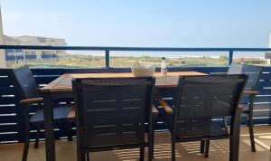 Photo #5 of Lacanau, Résidence Bleu Marine, appartement 2e étage, exceptionnel car balcon face et vue océan avec piscine ! Et avec parking réservé in Lacanau, France