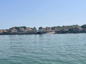 Photo #6 of Villa Magulie, le calme en bord de plage in Ver sur Mer, France