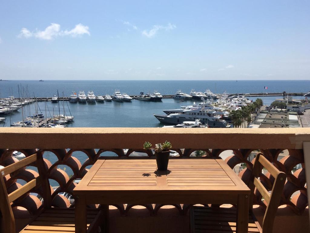 Photo of Safari Beach in Vallauris, France