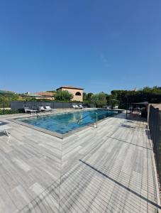 Photo #4 of ***Maison de 38m² -400m Plage- avec Jardin*** in Six Fours les Plages, France