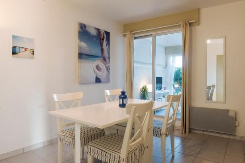Photo #3 of L'Aigrette - Front de mer-Accès direct plage in Leucate, France
