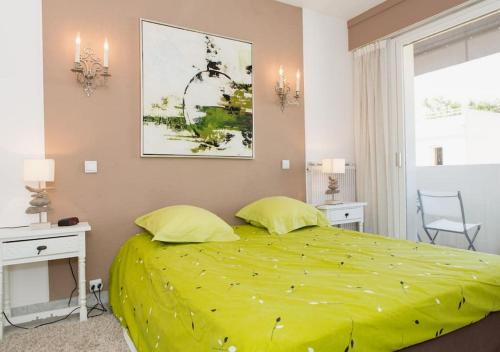 Photo #2 of Fettolina Palm Beach, Location Cannes front de mer et plage in Cannes, France