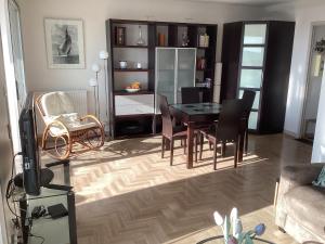Photo #4 of Hauts de Portissol 50 m2 terrasse 12 m2 Vue mer in Sanary sur Mer, France