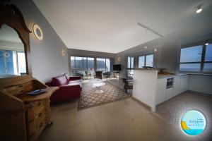 Photo #4 of UNE TERRASSE SUR LA MER 3 pers 2 chambres VUE MER in Cassis, France