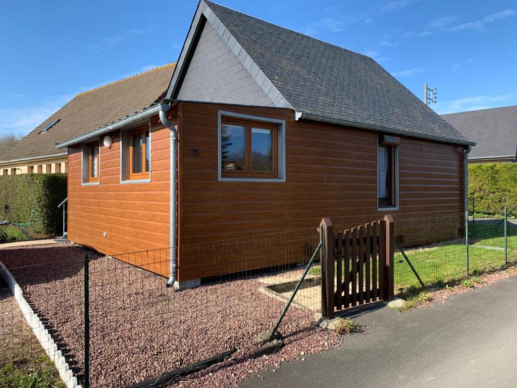Photo of Chaleureux chalet en bord de mer in Merville Franceville, France