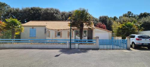 Photo #2 of La Maraichine, maison bord de mer, 3 chambres, jardin, piscine partagée du Domaine in Talmont Saint Hilaire, France