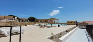 Photo #6 of bel Appartement vue sur le lac marin avec piscine in Le Barcarès, France