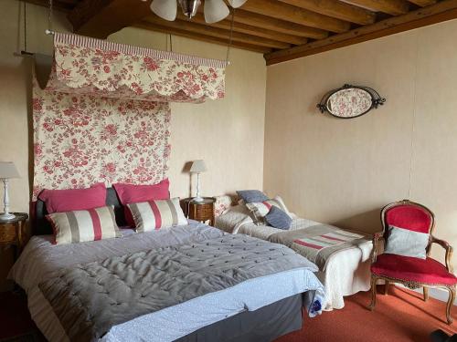 Photo #2 of MANOIR de la RIVIERE in Géfosse Fontenay, France