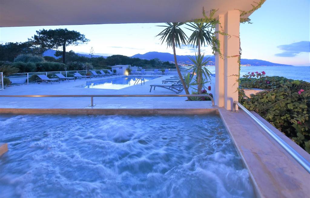 Photo of Hôtel Pineto in Biguglia, France