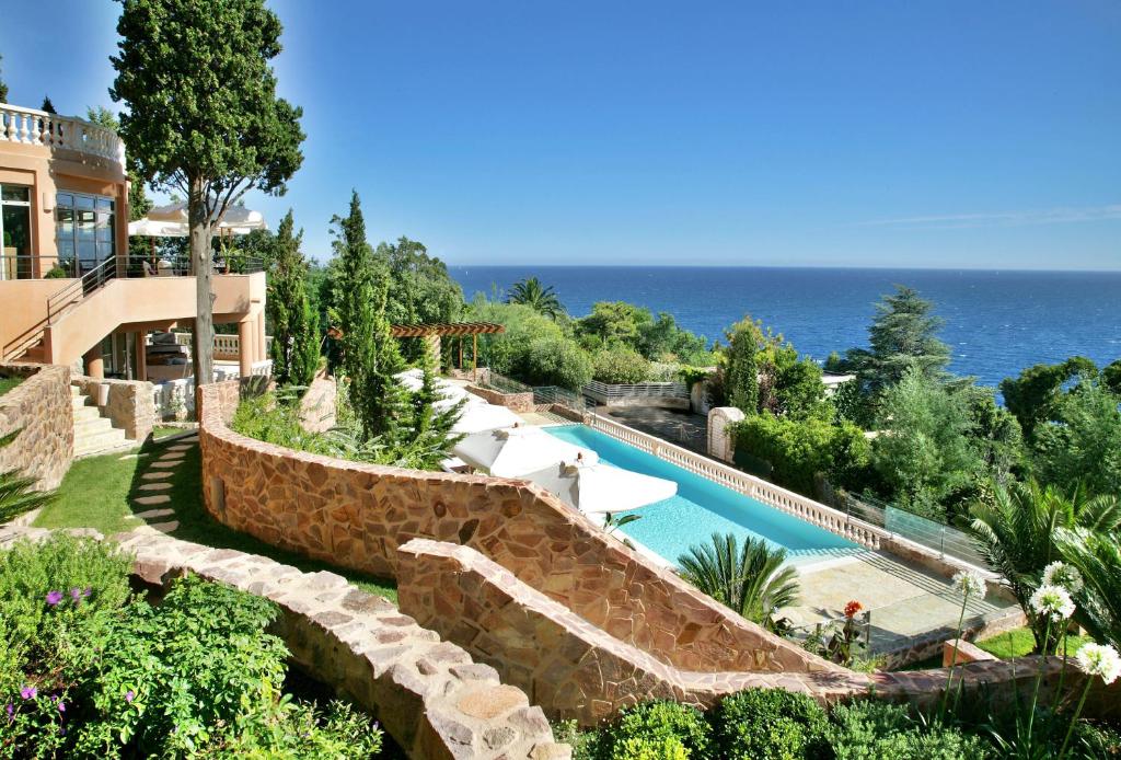 Photo of Tiara Yaktsa Côte d’Azur in Théoule sur Mer, France