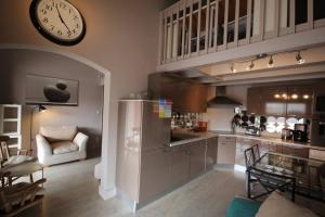 Photo #5 of Spacieuse et belle villa climatisée pour 9 couchages, Wifi, piscine commune, 250 m de la plage dans résidence LRMA6465 in Portiragnes, France