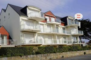 Photo #6 of Grand et luxueux appartement lumineux 4 pers vue mer Wifi inclus in Quiberon, France