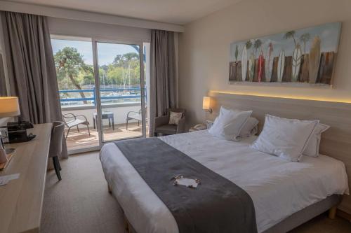 Photo #3 of Best Western Plus Le Roof Vannes Bord de Mer in Vannes, France