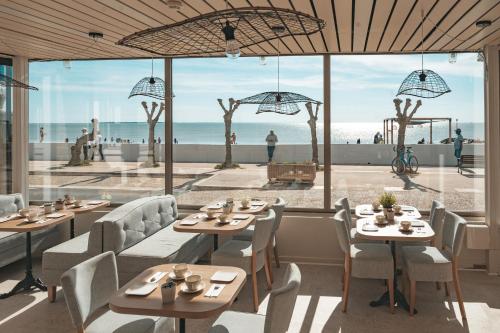 Photo #3 of Hôtel Le Rivage vue sur mer - Châtelaillon-plage in Châtelaillon Plage, France