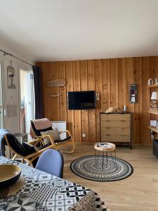 Photo #5 of Les Marinas de Cassy in Lanton, France