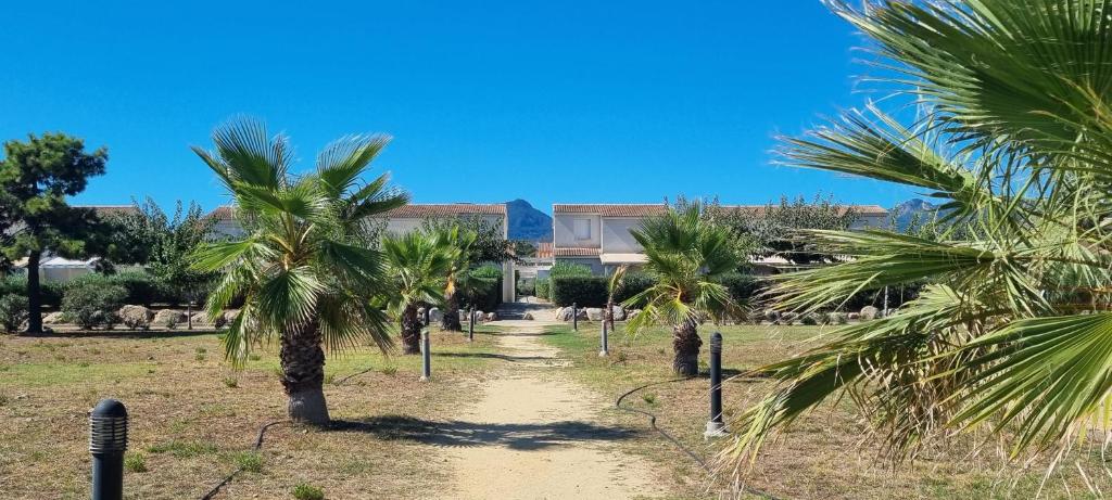 Photo of Corse Villa bord de mer in Cervione, France