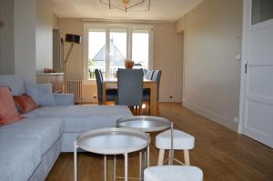 Photo #4 of L'Estran - maison sur la digue avec vue mer in Courseulles sur Mer, France
