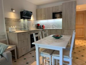 Photo #5 of Les Lavandiers appartement rénové totale avec climatisation in Cavalaire sur Mer, France
