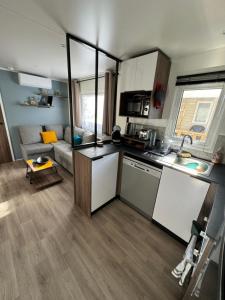 Photo #4 of Mobil home tout confort Camping Les VIVIERS CAP FERRET in Lège Cap Ferret, France