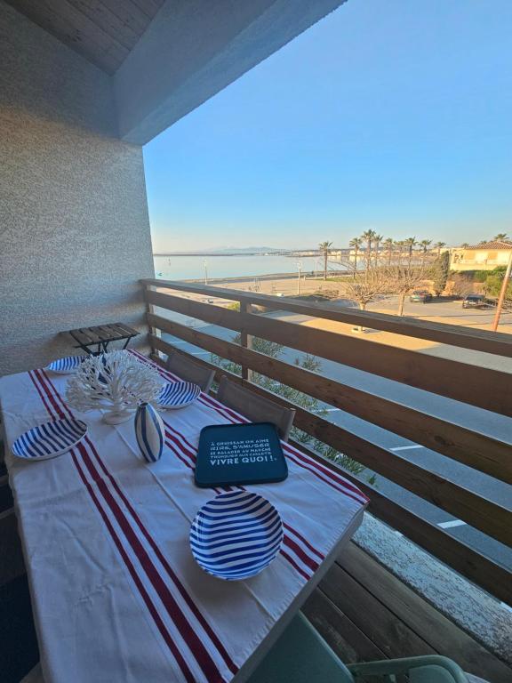 Photo #1 of Appartement neuf 6 couchages 50 metres de la plage in Gruissan, France