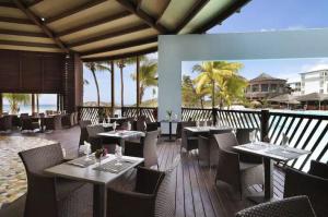 Photo #5 of Archipel Guadeloupéen - Élégant cocon d'architecte 2 étoiles entre grand balcon, piscine & lagon in Saint François, Guadeloupe