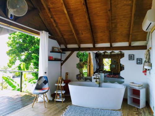 Photo #3 of Chalet cabane in Capesterre Belle Eau, Guadeloupe