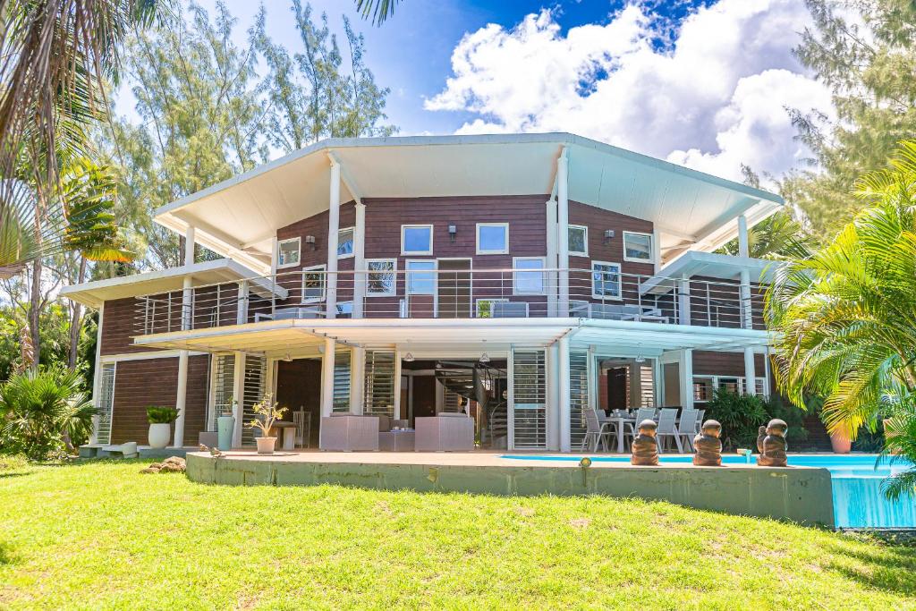Photo #1 of Villa Fila'ô - Villa d'architecte Piscine & Jacuzzi in Sainte Rose, Guadeloupe