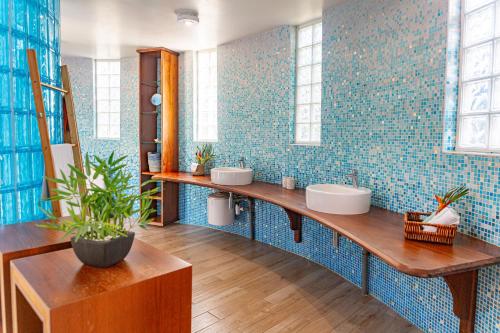 Photo #3 of Villa Fila'ô - Villa d'architecte Piscine & Jacuzzi in Sainte Rose, Guadeloupe
