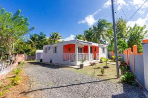 Photo #6 of La Kaz Des Iles - Maison Moderne près de la Plage in Sainte Rose, Guadeloupe