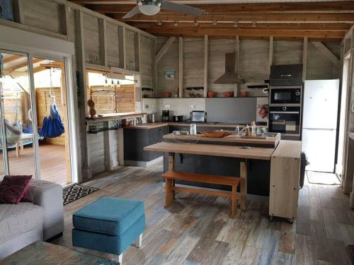 Photo #3 of ZENALIZES bungalow calme et confortable in Le Moule, Guadeloupe