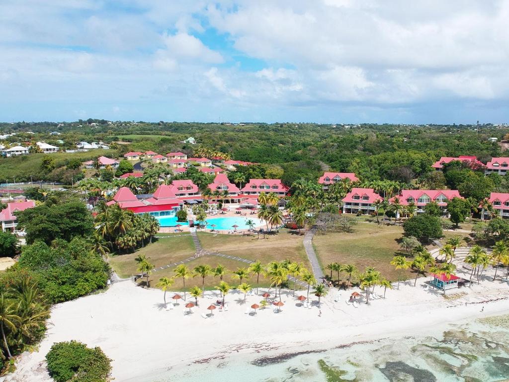 Photo #1 of Grand Studio vue mer exceptionnelle, piscines, plages. in Sainte Anne, Guadeloupe
