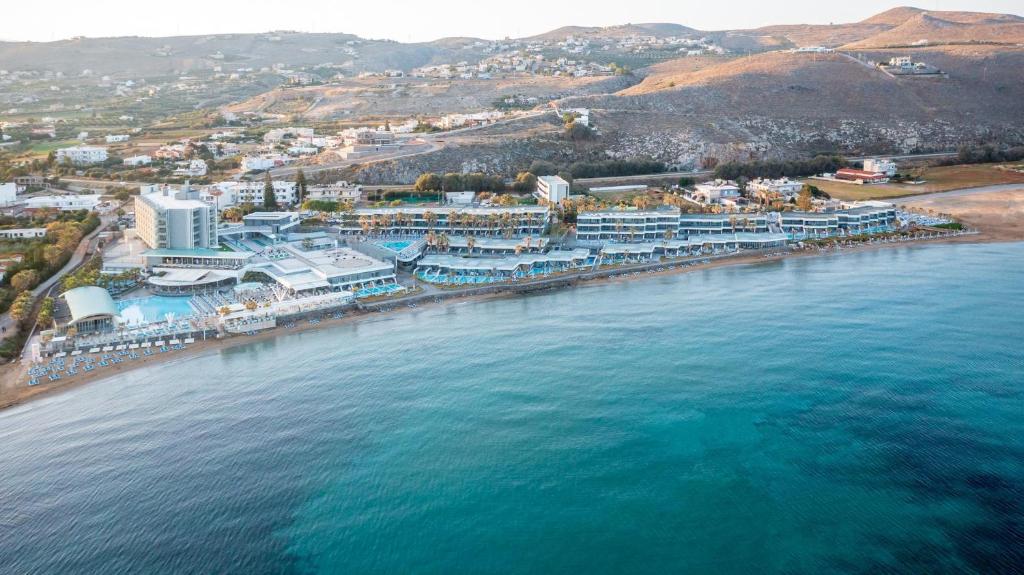 Photo #1 of Arina Beach Resort in Iraklio, Greece