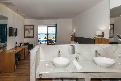 Photo #3 of Cavo Orient Beach Hotel & Suites in Drosia, Greece