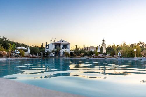 Photo #2 of Sun 'n Chill, Boutique Apartments & Beach Villa in Parakladi, Greece