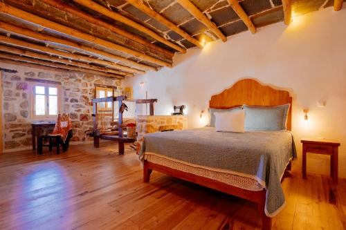 Photo #2 of Stenosa in Donousa, Greece