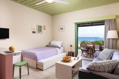 Photo #2 of Esperides in Marathopoli, Greece