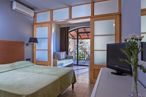 Photo #2 of Aeolos Beach Resort in Perama, Greece
