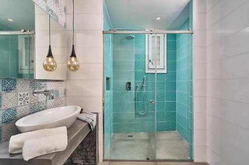 Photo #3 of Arte & Mare Elia Luxury Suites and Villas in Elia, Greece