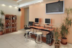 Photo #6 of Belussi Beach Hotel & Suites in Drosia, Greece